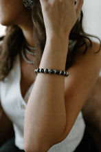 Load image into Gallery viewer, 10mm Navajo Pearl Bracelet - stretch
