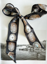 Load image into Gallery viewer, Big Concho Black Twilly