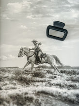 Load image into Gallery viewer, Yukon Claw Clip
