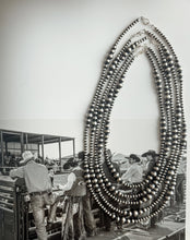 Load image into Gallery viewer, Ombré Navajo Pearls
