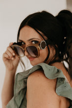 Load image into Gallery viewer, LV Sunglasses
