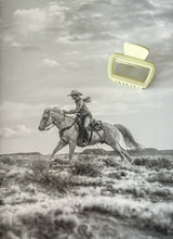 Load image into Gallery viewer, Yukon Claw Clip
