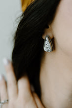 Load image into Gallery viewer, Jorgia Earrings
