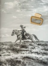 Load image into Gallery viewer, Yukon Claw Clip
