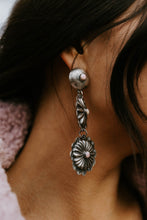 Load image into Gallery viewer, Fay King Earrings
