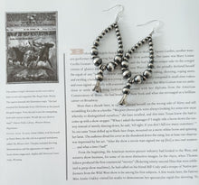 Load image into Gallery viewer, Navajo Pearl Earrings
