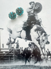 Load image into Gallery viewer, Cicely Cluster Earrings
