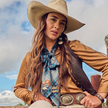 Load image into Gallery viewer, Gettin' Western Boli - navy plaid

