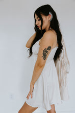 Load image into Gallery viewer, Feathered Indian Ear Cuff
